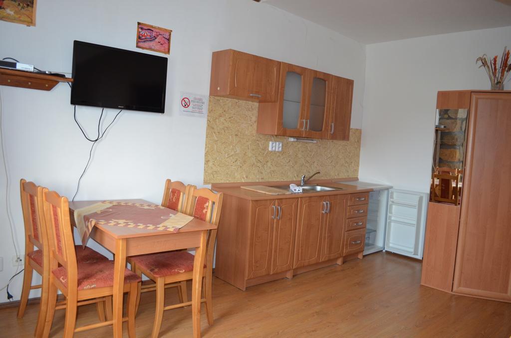 Hotel Famozclub à Bakov nad Jizerou Chambre photo