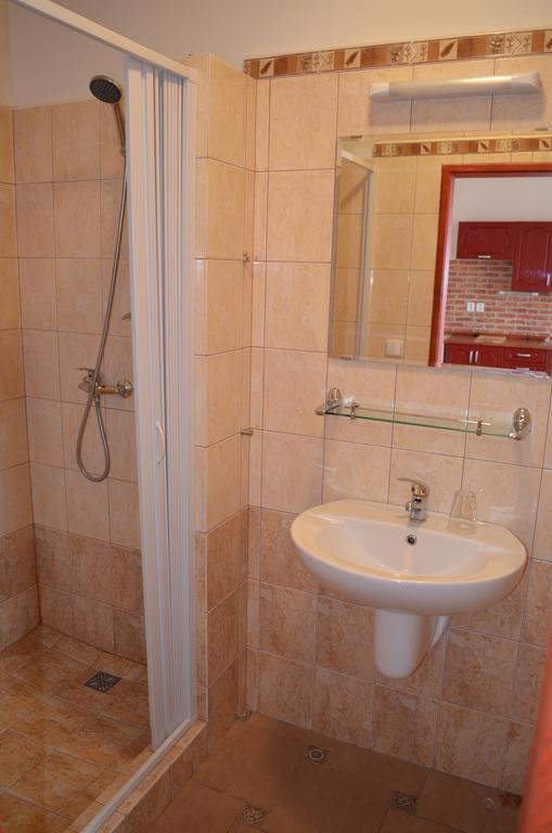 Hotel Famozclub à Bakov nad Jizerou Chambre photo