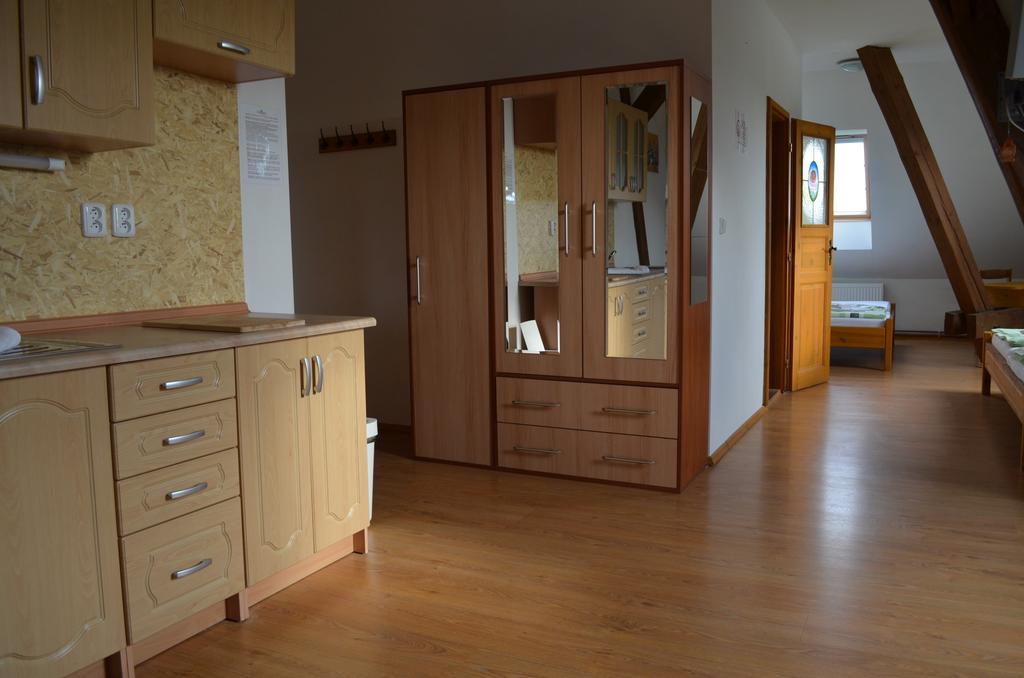 Hotel Famozclub à Bakov nad Jizerou Chambre photo