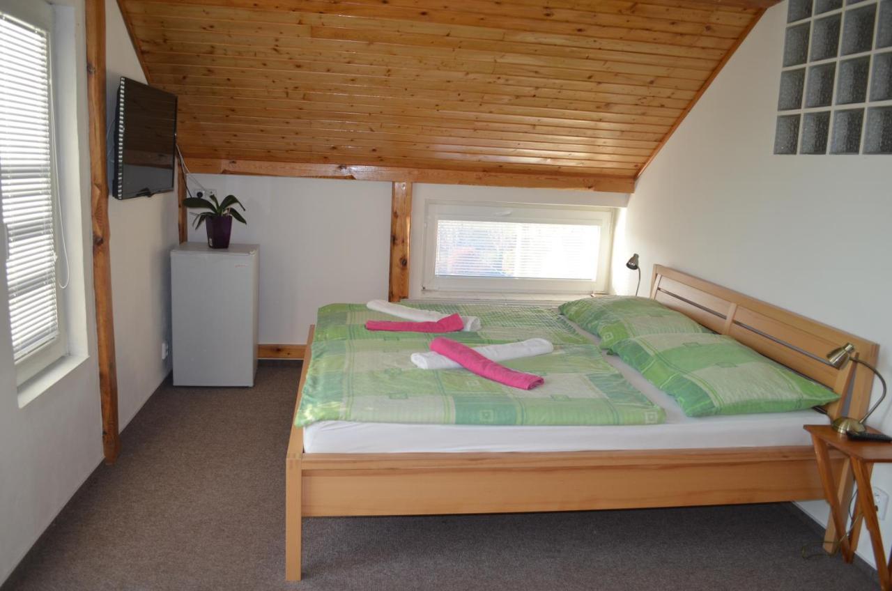 Hotel Famozclub à Bakov nad Jizerou Extérieur photo