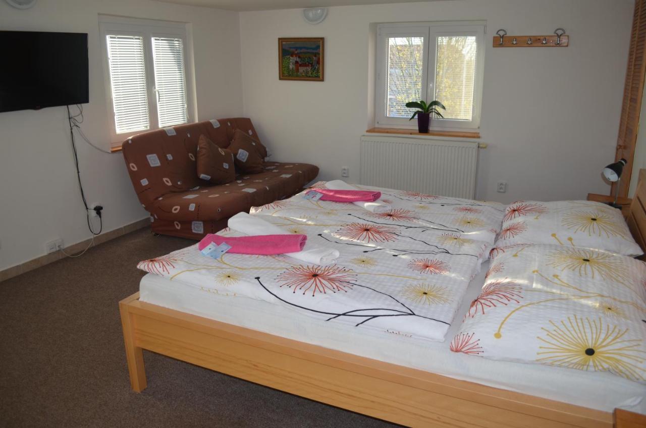 Hotel Famozclub à Bakov nad Jizerou Extérieur photo