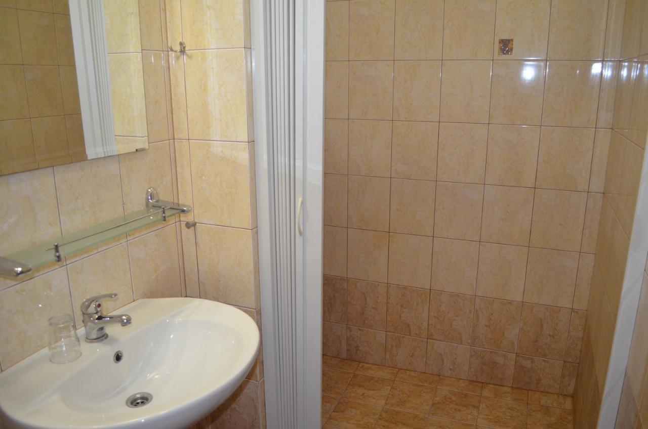 Hotel Famozclub à Bakov nad Jizerou Chambre photo
