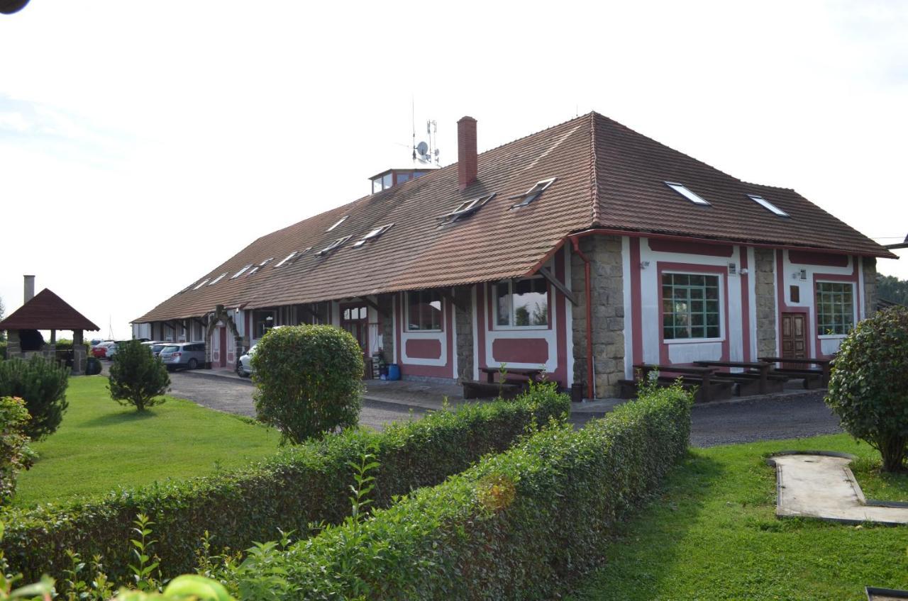 Hotel Famozclub à Bakov nad Jizerou Extérieur photo