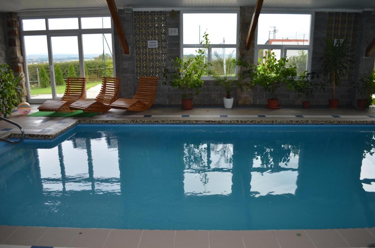 Hotel Famozclub à Bakov nad Jizerou Extérieur photo