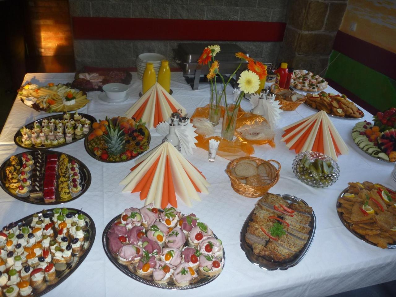 Hotel Famozclub à Bakov nad Jizerou Extérieur photo