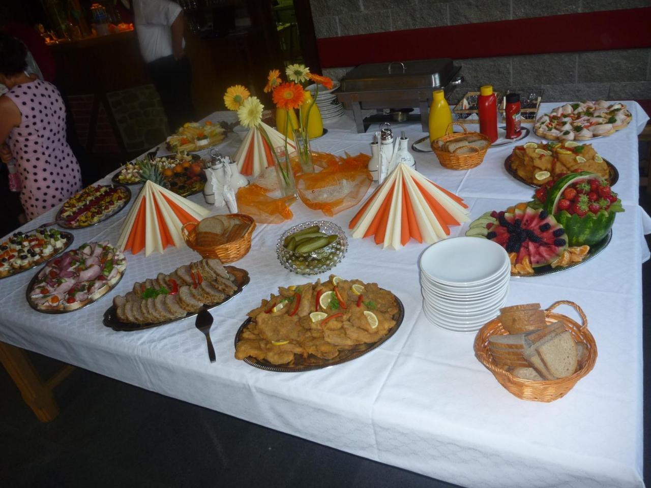 Hotel Famozclub à Bakov nad Jizerou Extérieur photo